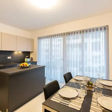 Beautiful Modern 2br Apartment *