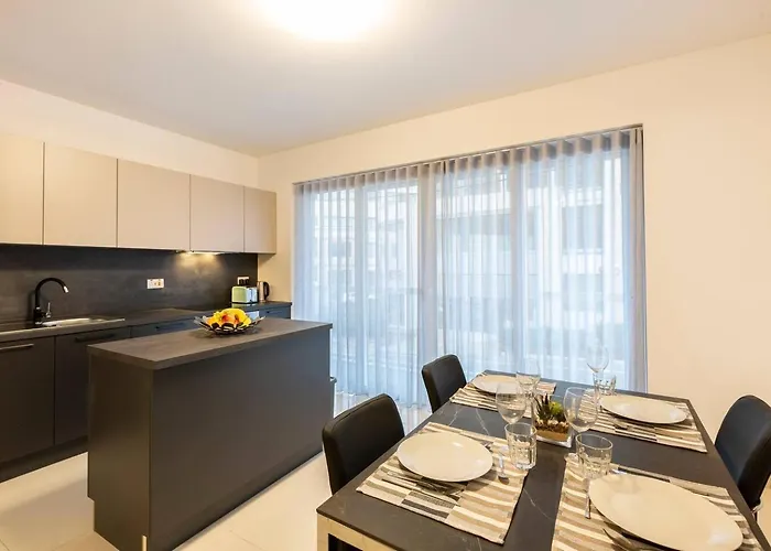 Beautiful Modern 2br Apartment *