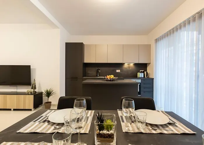 Beautiful Modern 2br