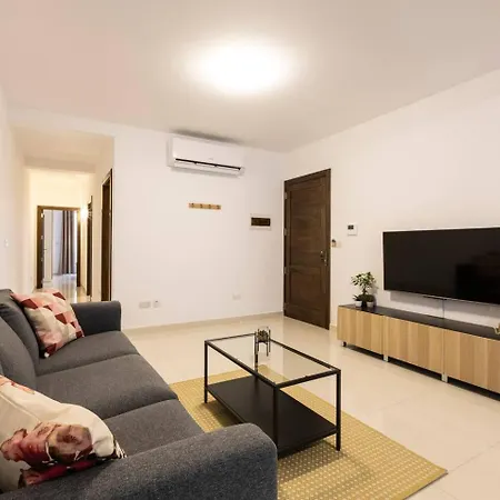 Beautiful Modern 2br