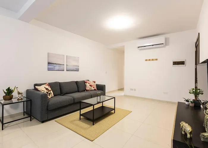 Beautiful Modern 2br *